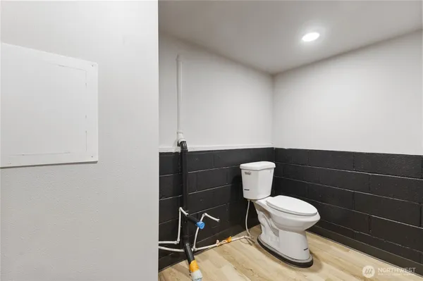 $849,990 | 7415 100th Street East, Puyallup, WA 98373