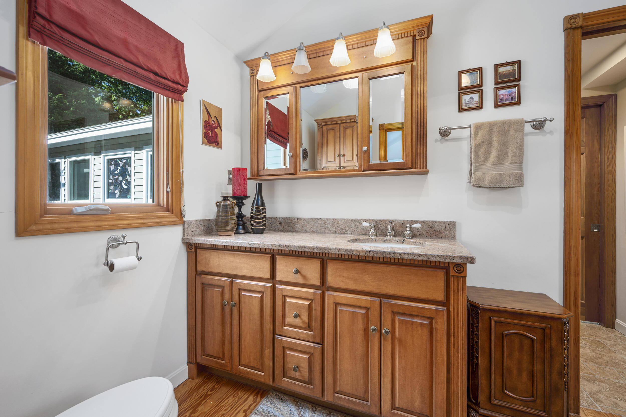 1875 State Highway Eastham, MA 02642 - Photo 27 of 69 Primary bath