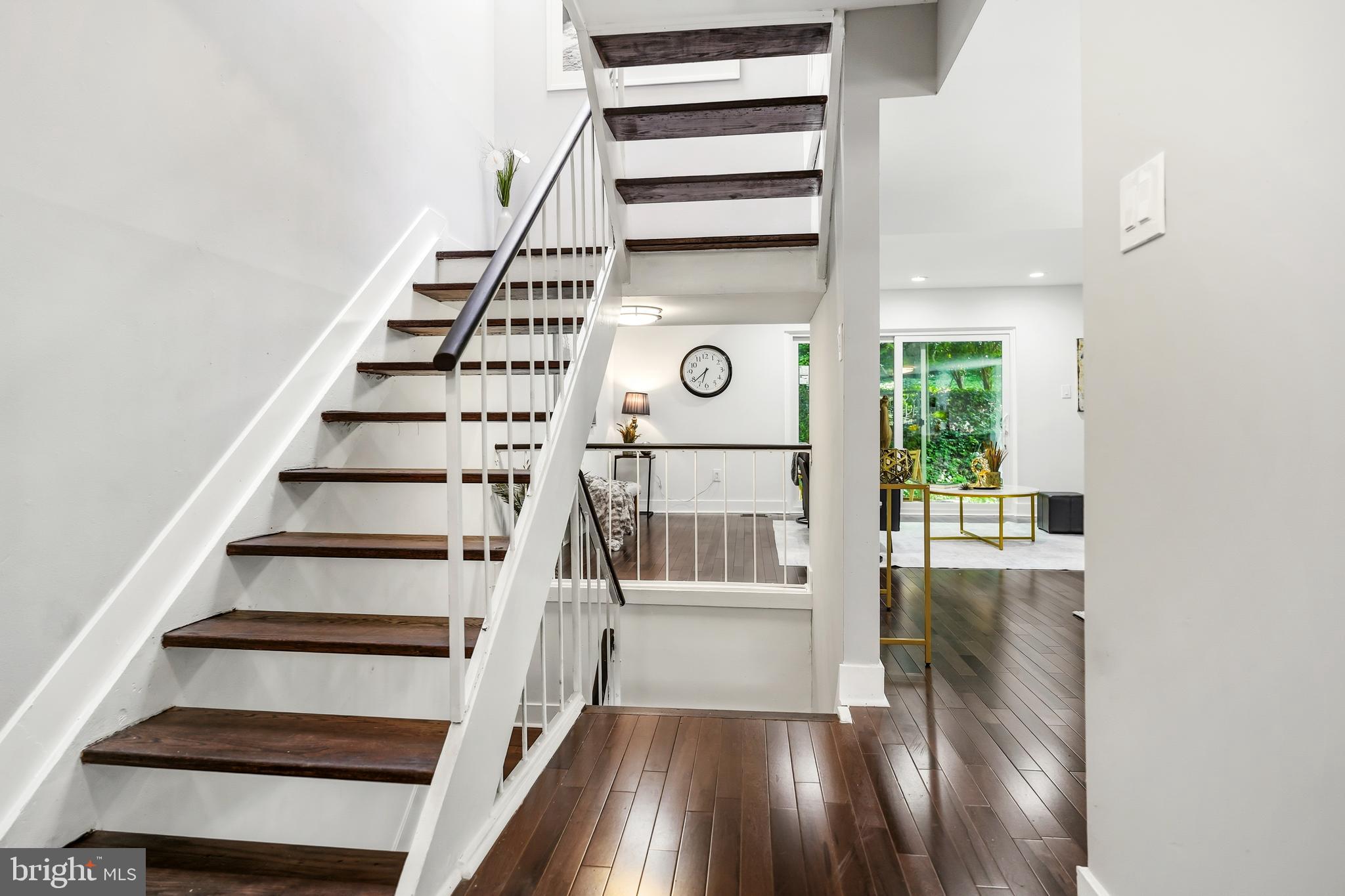 9201 Three Oaks Drive Silver Spring, MD 20901 - Photo 3 of 32