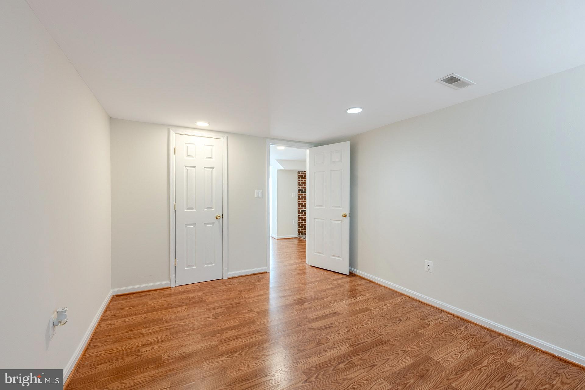 2923 Fairhill Road Fairfax, VA 22031 - Photo 51 of 63 Gallery Image 51