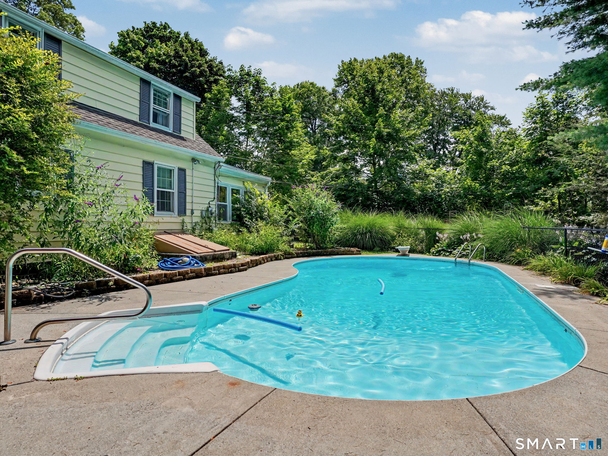 10 Crest Road Danbury, CT 06811 - Photo 28 of 39
