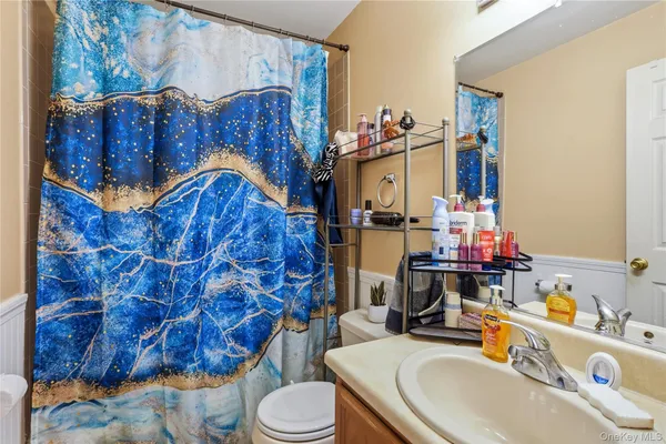 $799,000 | 6 A Carrie Lane, Nanuet, NY 10954