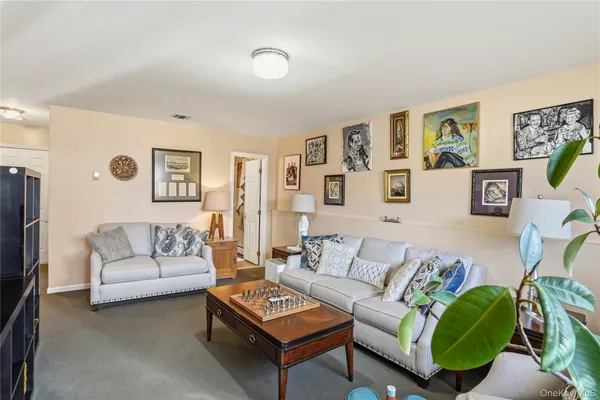 $799,000 | 6 A Carrie Lane, Nanuet, NY 10954