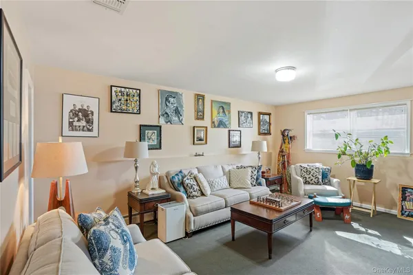 $799,000 | 6 A Carrie Lane, Nanuet, NY 10954