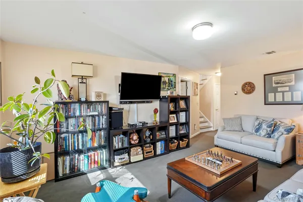 $799,000 | 6 A Carrie Lane, Nanuet, NY 10954