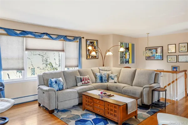 $799,000 | 6 A Carrie Lane, Nanuet, NY 10954
