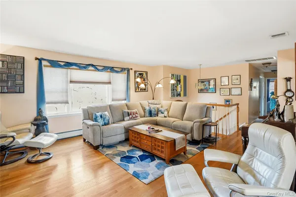 $799,000 | 6 A Carrie Lane, Nanuet, NY 10954