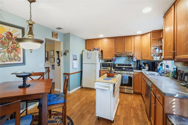 $799,000 | 6 A Carrie Lane, Nanuet, NY 10954