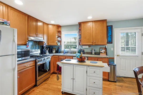 $799,000 | 6 A Carrie Lane, Nanuet, NY 10954