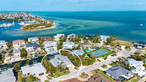 $3,450,000 | 605 North Point Drive, Holmes Beach, FL 34217