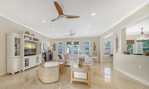 $3,250,000 | 605 North Point Drive, Holmes Beach, FL 34217