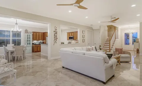 $3,250,000 | 605 North Point Drive, Holmes Beach, FL 34217