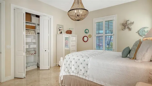 $3,395,000 | 605 North Point Drive, Holmes Beach, FL 34217
