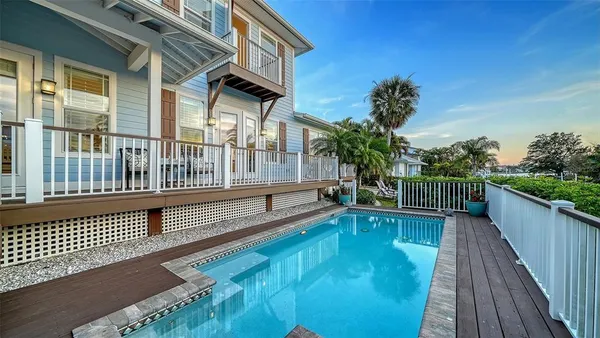 $3,395,000 | 605 North Point Drive, Holmes Beach, FL 34217