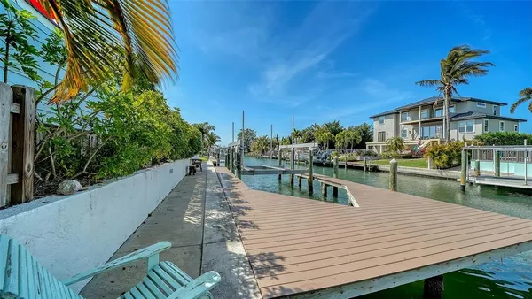 $3,395,000 | 605 North Point Drive, Holmes Beach, FL 34217