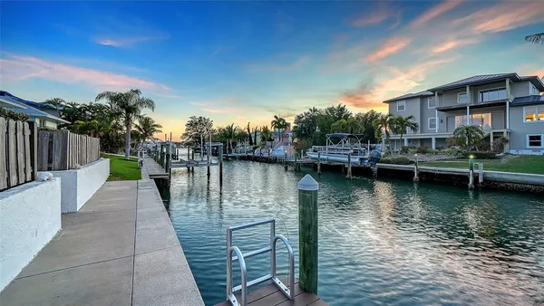$3,395,000 | 605 North Point Drive, Holmes Beach, FL 34217