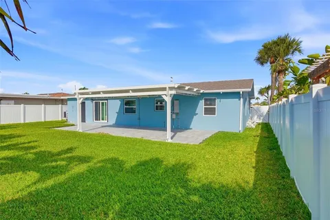 $500,000 | 450 82nd Avenue, St. Pete Beach, FL 33706