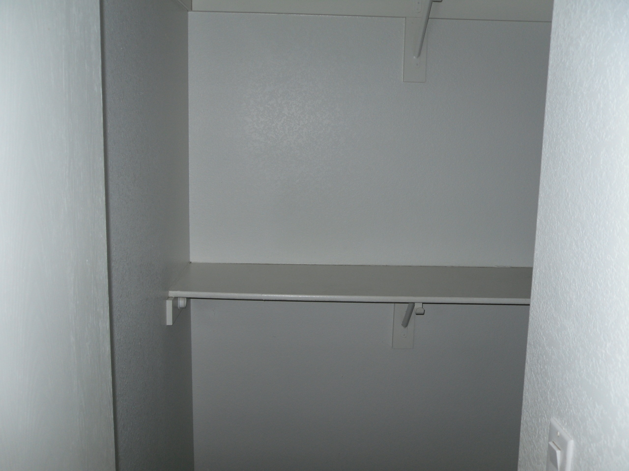 1431 East Carson Road Phoenix, AZ 85042 - Photo 11 of 25 a close view of closet