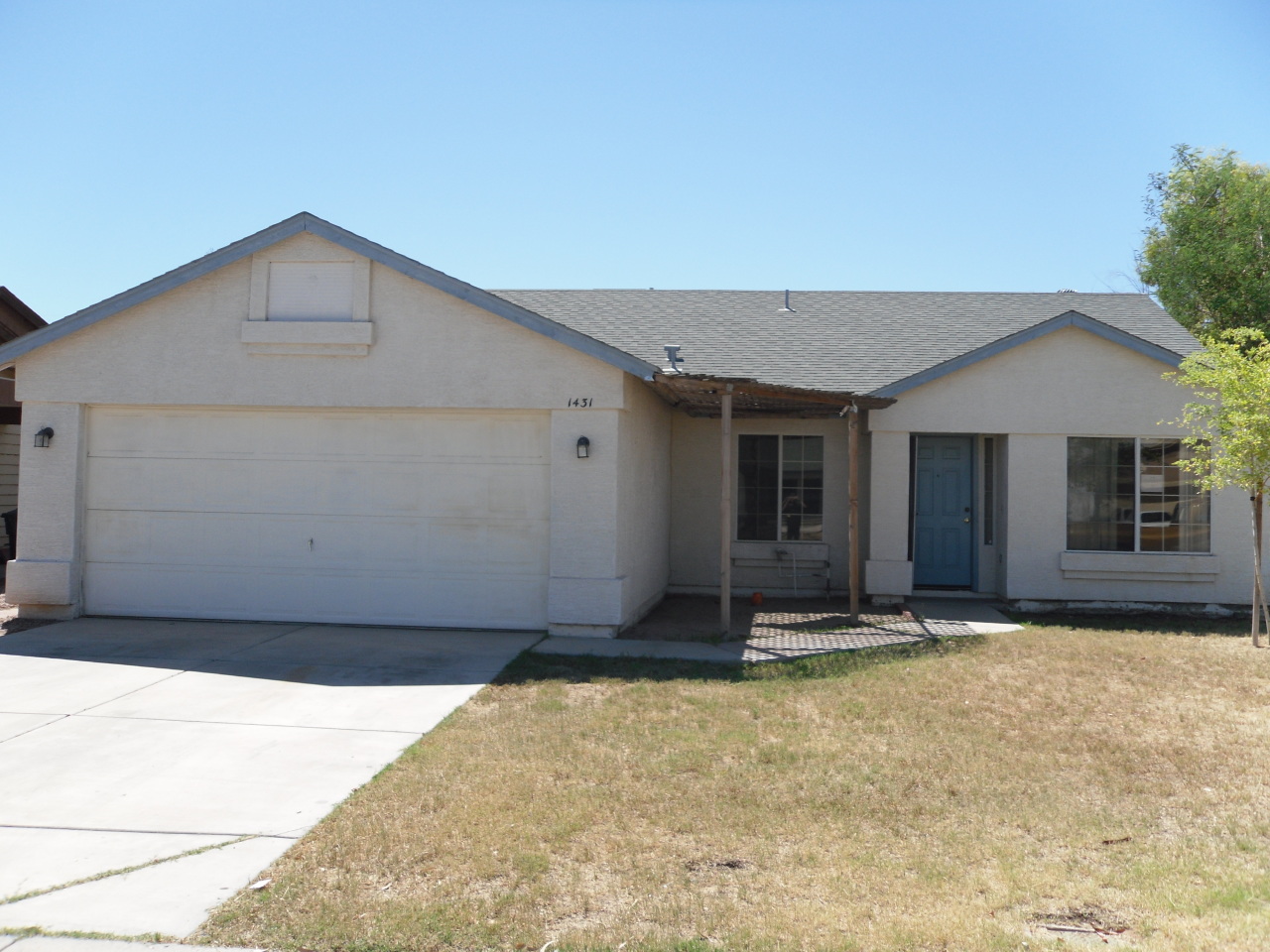 1431 East Carson Road Phoenix, AZ 85042 - Photo 2 of 25 Front of house