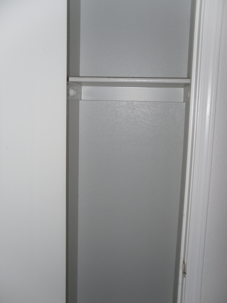 1431 East Carson Road Phoenix, AZ 85042 - Photo 4 of 25 a close up view of a shower