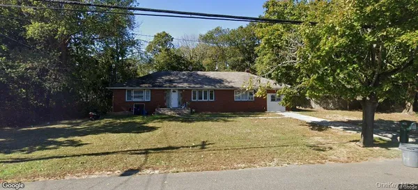 $659,000 | 960 Ferndale Boulevard, Central Islip, NY 11722
