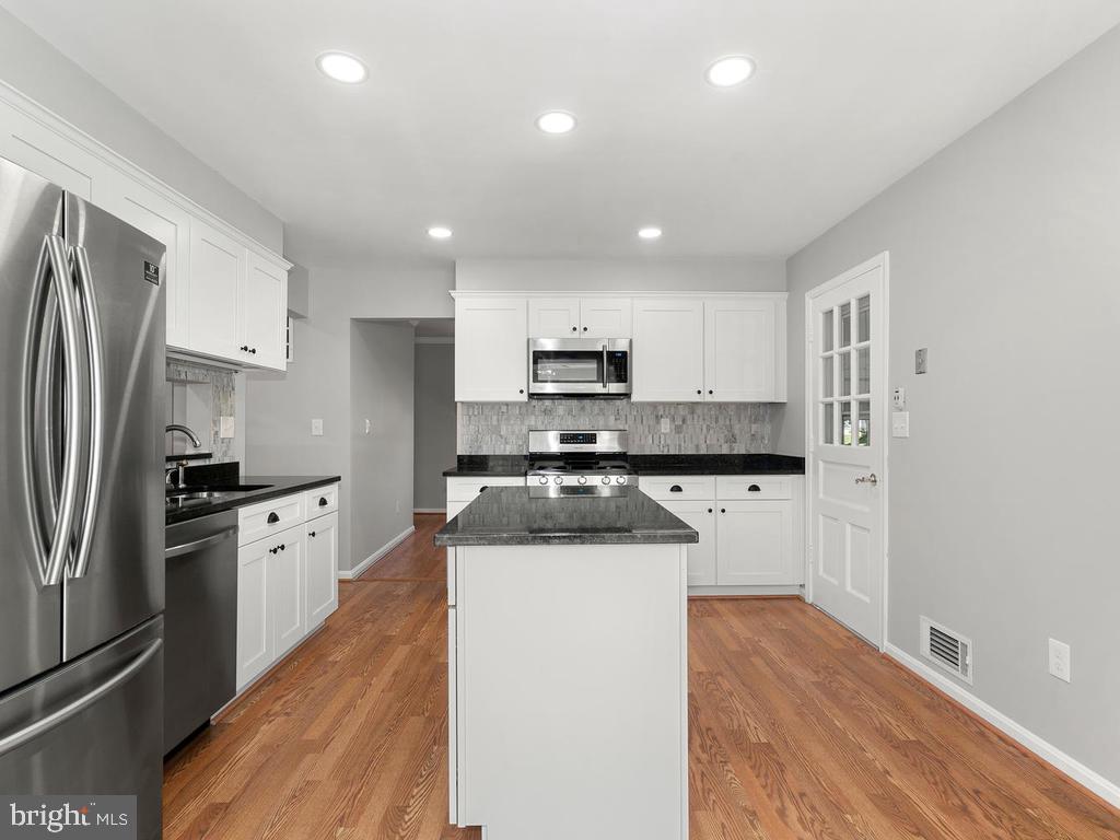 7412 Miller Fall Road Rockville, MD 20855 - Photo 26 of 69 Kitchen