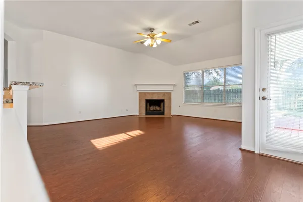 $2,275 | 3135 Stratford Bend Drive, Sugar Land, TX 77498