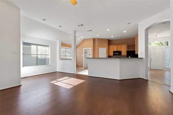 $2,275 | 3135 Stratford Bend Drive, Sugar Land, TX 77498
