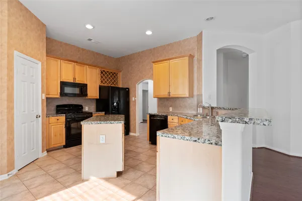 $2,275 | 3135 Stratford Bend Drive, Sugar Land, TX 77498