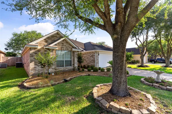 $2,275 | 3135 Stratford Bend Drive, Sugar Land, TX 77498