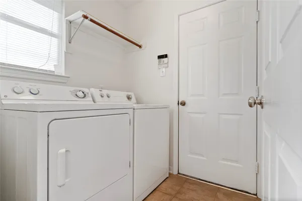 $2,275 | 3135 Stratford Bend Drive, Sugar Land, TX 77498
