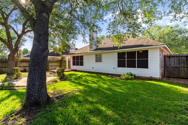 $2,275 | 3135 Stratford Bend Drive, Sugar Land, TX 77498