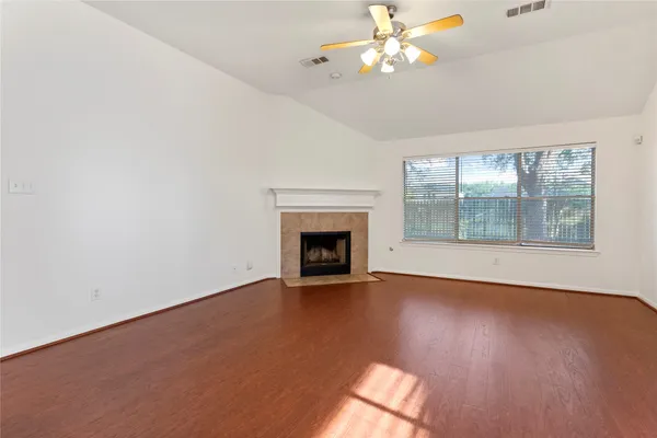 $2,275 | 3135 Stratford Bend Drive, Sugar Land, TX 77498