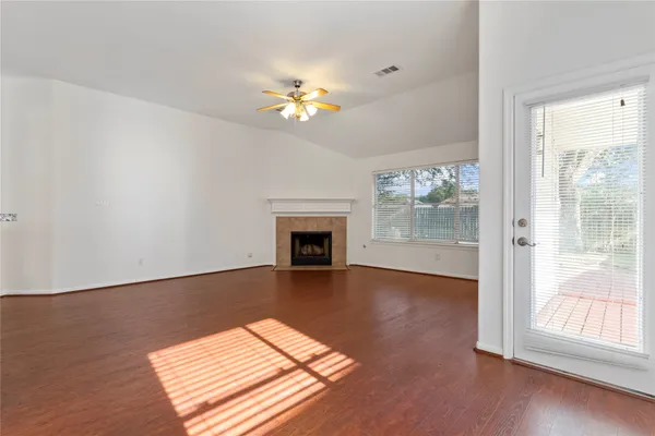 $2,275 | 3135 Stratford Bend Drive, Sugar Land, TX 77498