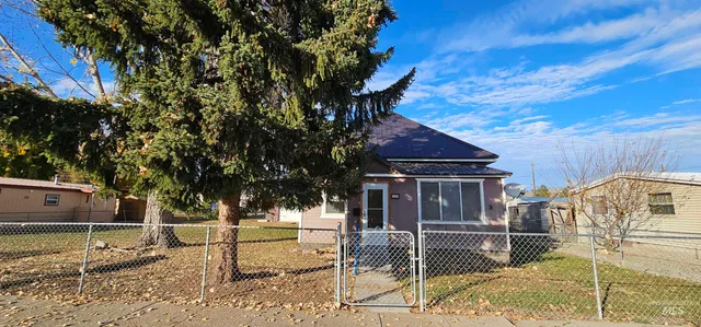 $269,000 | 1126 East Main Street, Weiser, ID 83672
