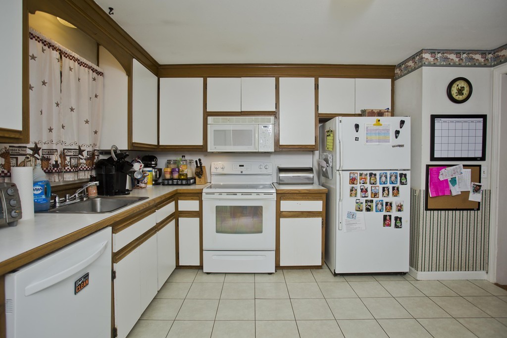 112 Havenhurst Road West Springfield, MA 01089 - Photo 12 of 23 Gallery Image 12