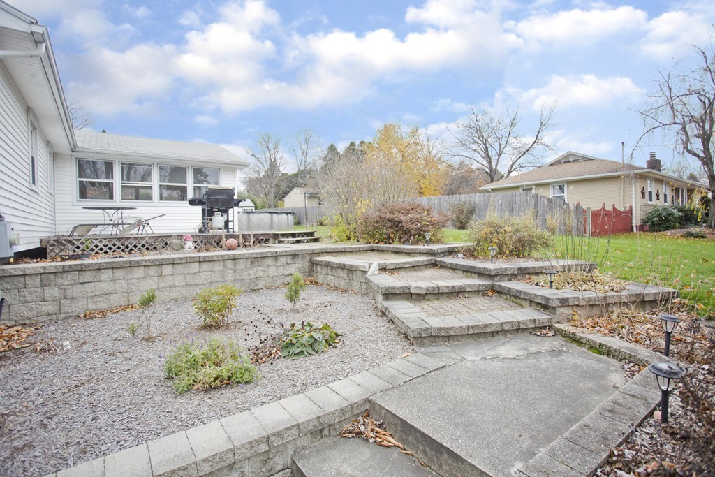 112 Havenhurst Road West Springfield, MA 01089 - Photo 4 of 23 Gallery Image 4