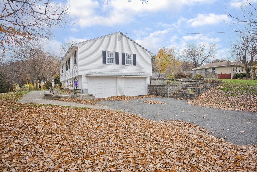 112 Havenhurst Road West Springfield, MA 01089 - Photo 7 of 23 Gallery Image 7