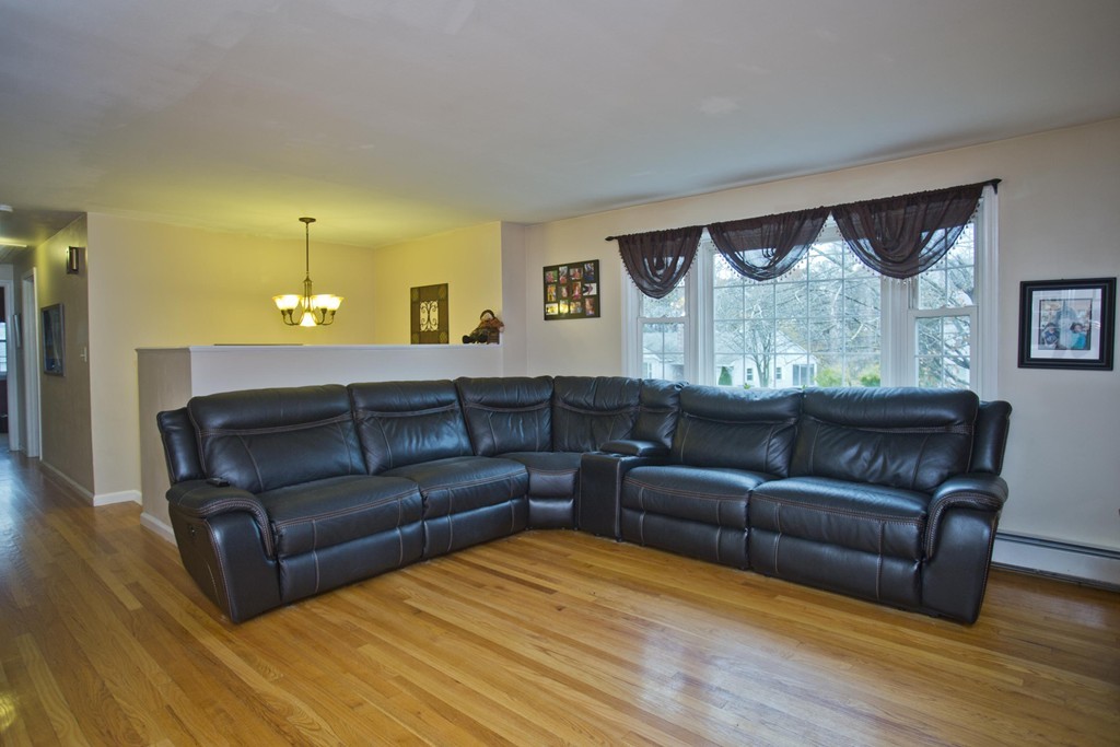 112 Havenhurst Road West Springfield, MA 01089 - Photo 9 of 23 Gallery Image 9