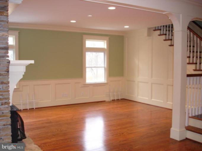 1583 St Margarets Road Annapolis, MD 21409 - Photo 12 of 21 Living Room