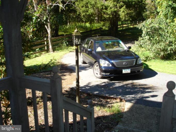 1583 St Margarets Road Annapolis, MD 21409 - Photo 19 of 21 Circular Driveway