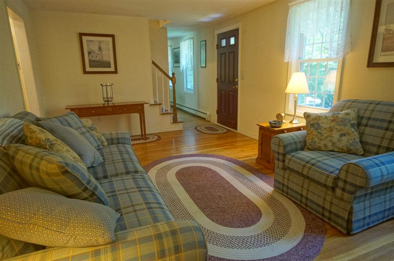 18 Elwood Road Derry, NH 03038 - Photo 11 of 35