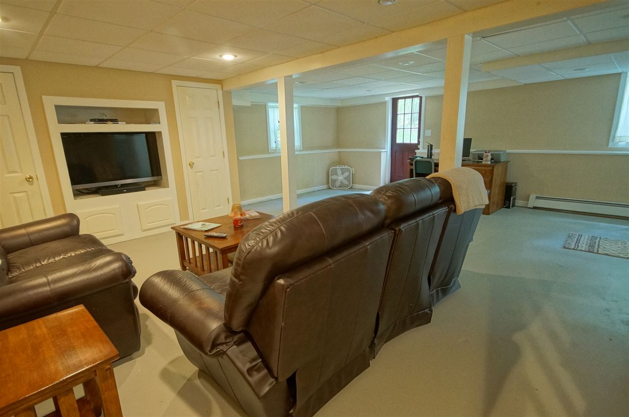 18 Elwood Road Derry, NH 03038 - Photo 21 of 35
