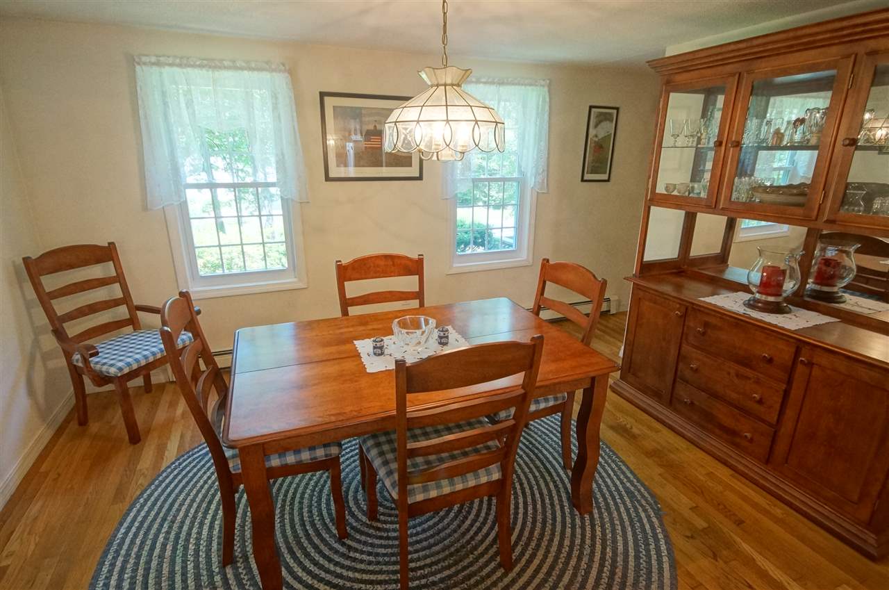 18 Elwood Road Derry, NH 03038 - Photo 4 of 35