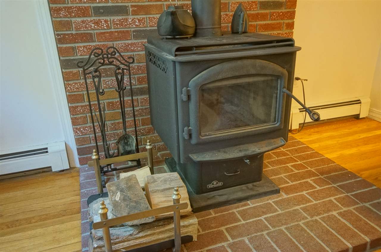 18 Elwood Road Derry, NH 03038 - Photo 10 of 35