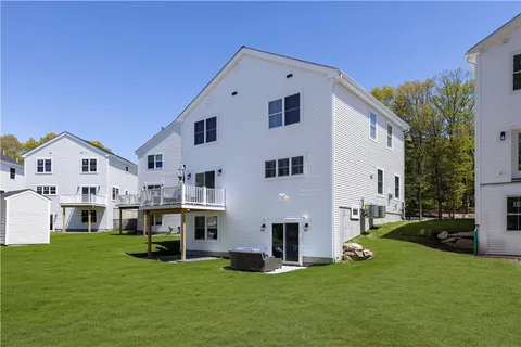 $899,000 | 9 Stoneridge Road, Smithfield, RI 02917