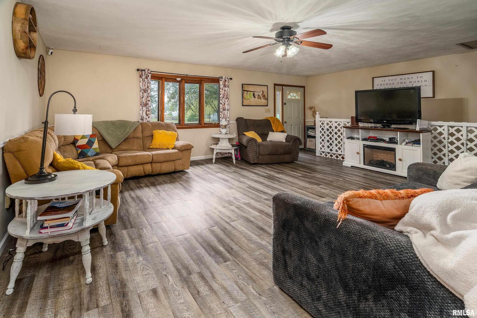 816 South Elm Street Sesser, IL 62884 - Photo 6 of 40