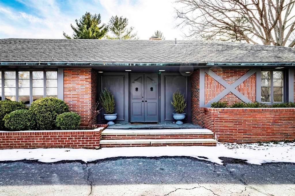 2501 West Petty Road Muncie, IN 47304 - Photo 4 of 35
