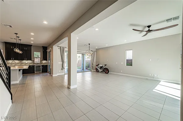 $3,980 | 6465 Farness Street, Las Vegas, NV 89135