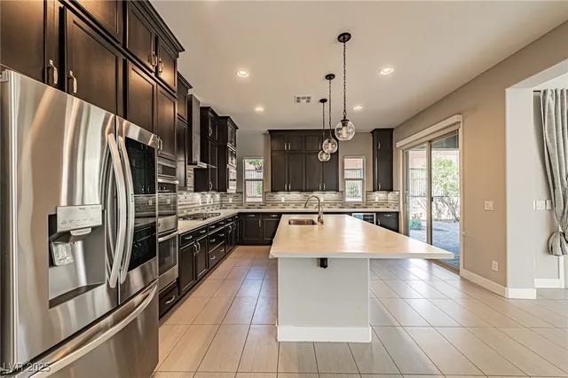 $5,000 | 6465 Farness Street, Las Vegas, NV 89135